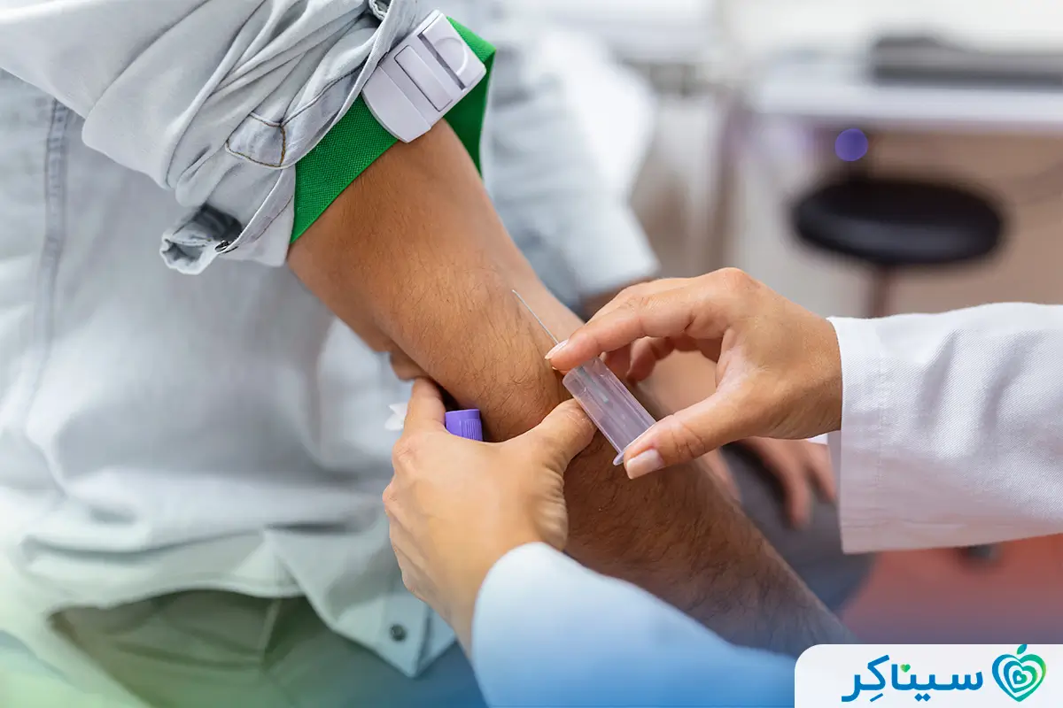 آزمایش خون در معاینات طب کار برای تشخیص اعتیاد